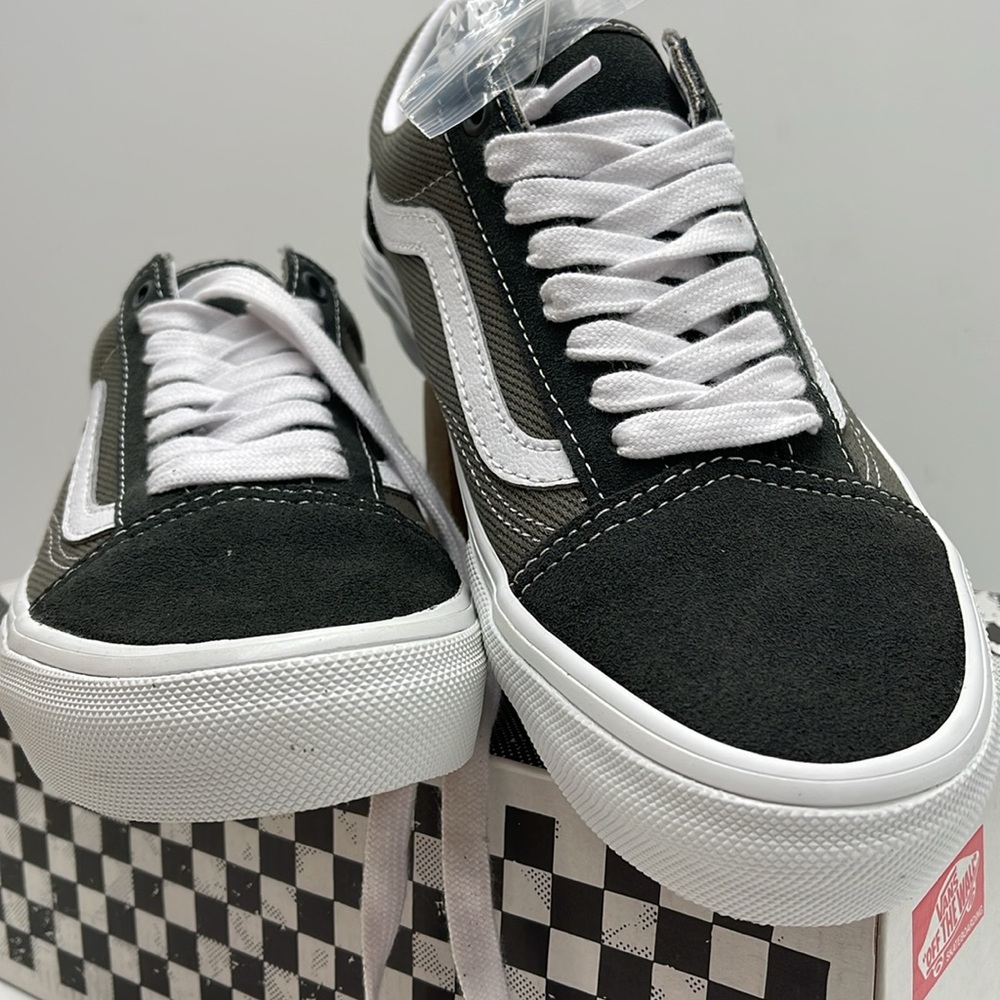 Vans WMNS Skate Old Skool 
Twill Grape Leaf
VN0A5FCB50K
SNEAKERS - Picture 6 of 16